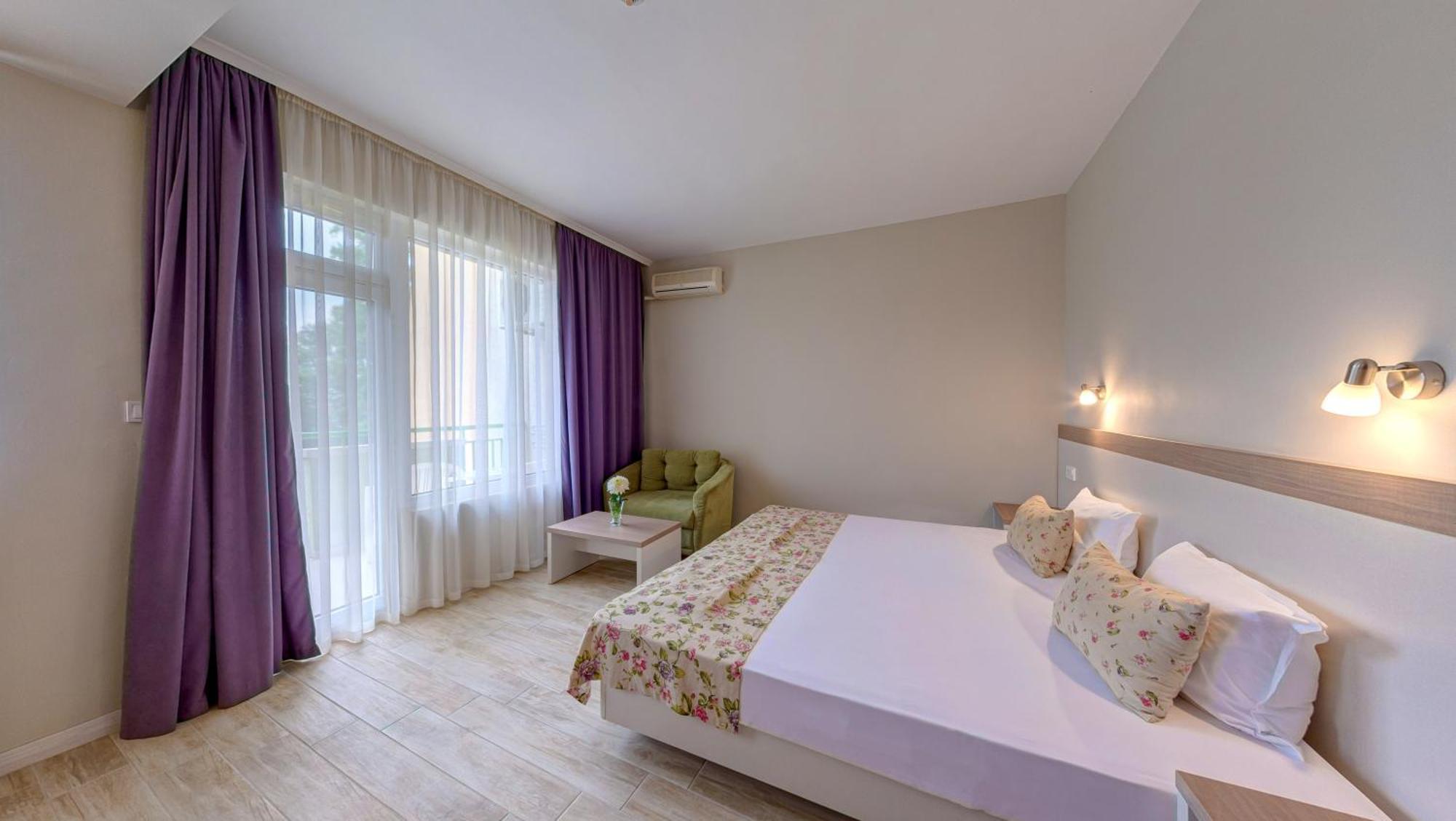 Ljuljak Hotel Zlate písky Exteriér fotografie
